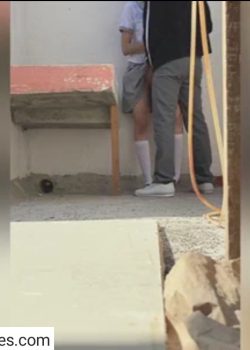Se quizo hacer la tímida y se lleva tremenda cogida 5