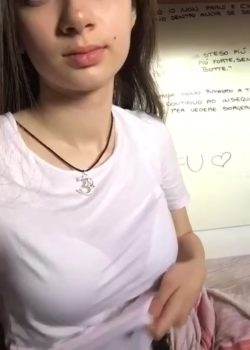 Preciosa Compañera De Clases+ Vídeo Tocandose 3
