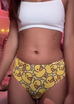 Morenita Se Masturba Rico De A Perrito 15