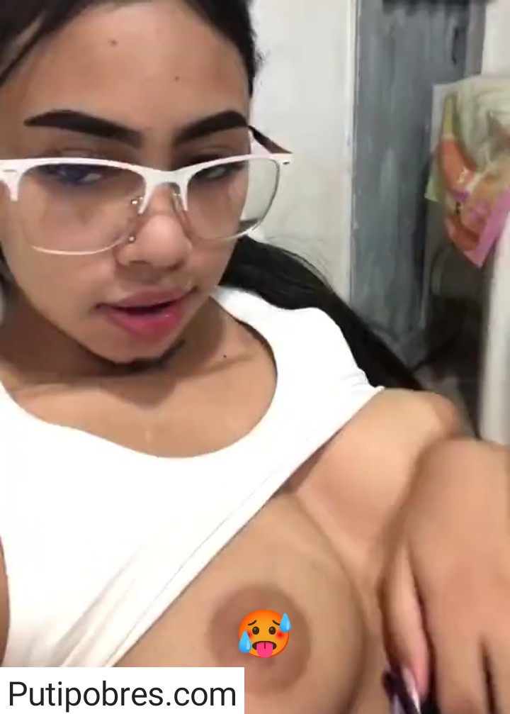 Rica Universitaria Putipobre+ Vídeo Masturbándose 1
