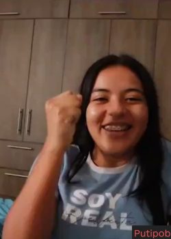 Mi primita tetona toda una putita 9