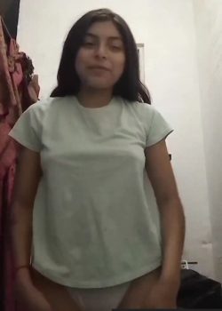 Jovencita Tímida Se Desnuda Todita En Rico Pack 8