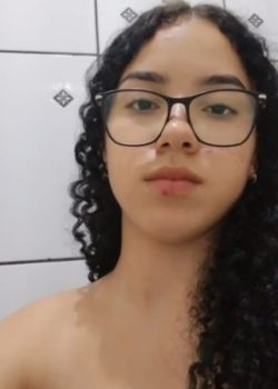 Chava Tetona De Lentes 6