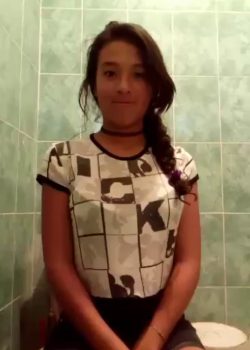 Morra manda vídeo desnuda Desde el baño 5