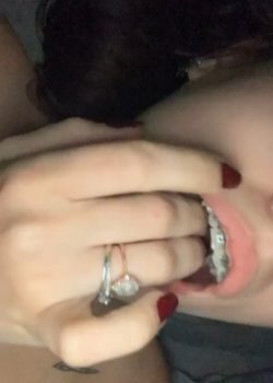 Jovencita Exquisita Se Mete Dedos 6