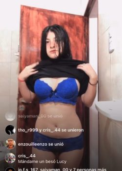 Morra chichona se toca y desnuda en videos 3