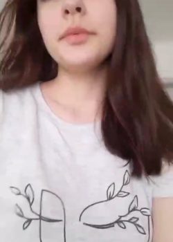 Se da deditos hasta venirse toda 2