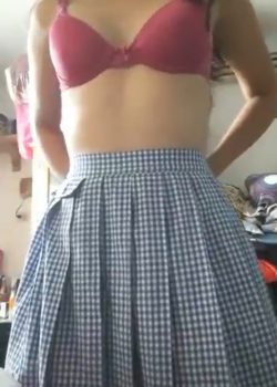 Colegiala exclusiva de tetas pequeñas 5
