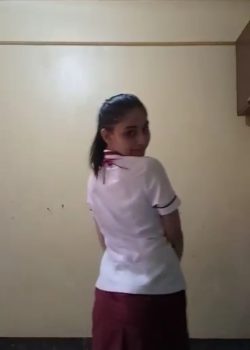 Estudiante Delgadita Y Pendeja Se Desnuda Toda 3