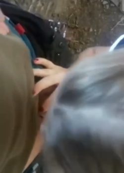 Estudiante chupando pija atrás de la uni 2