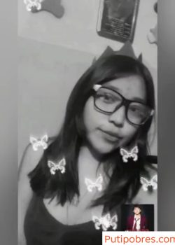 Morrita pendeja de lentes cogiendo full 3